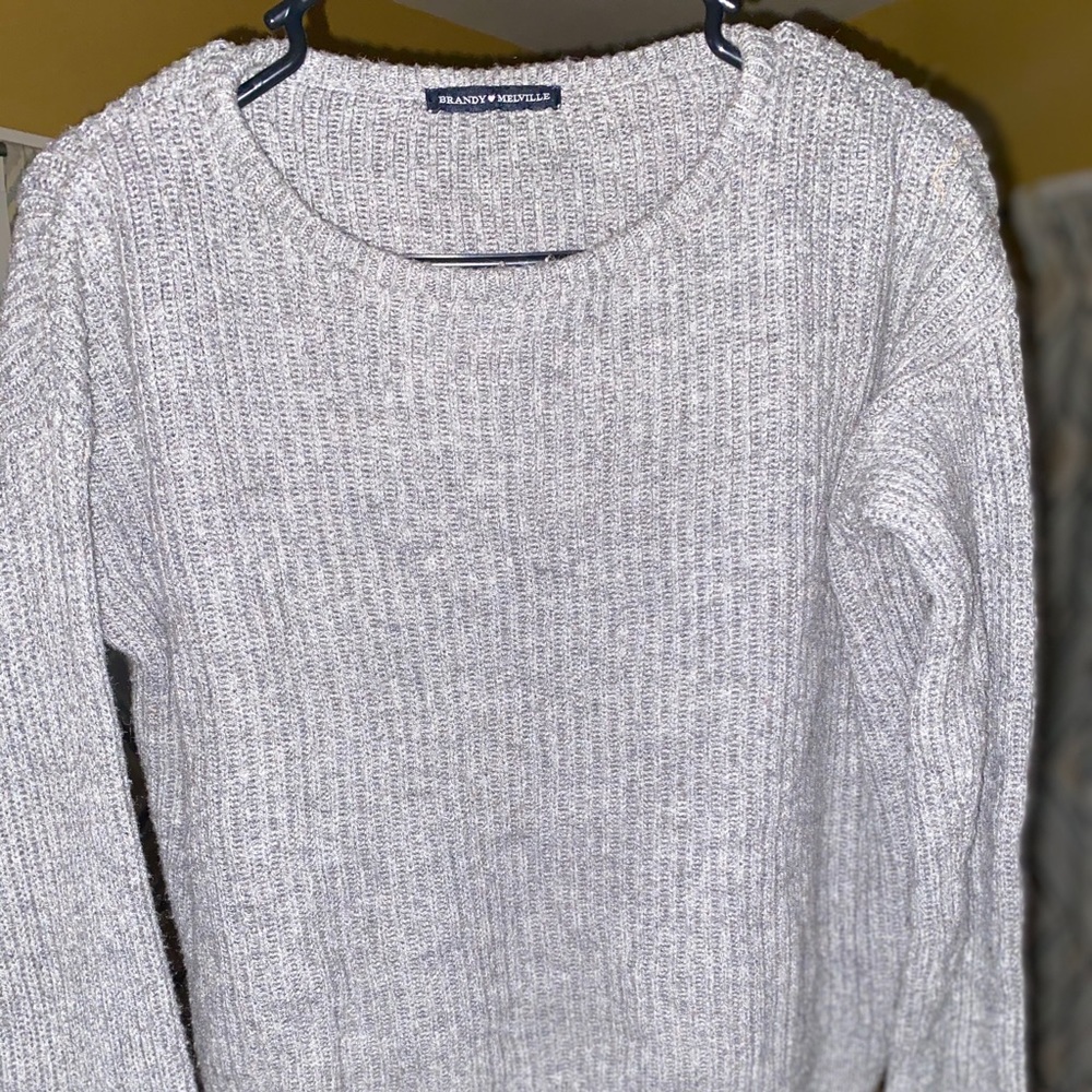 🔥Brandy Melville warm wool semi crop sweater🔥